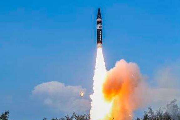 Agni P là một biến thể tiên tiến thế hệ mới của lớp tên lửa Agni. (Ảnh: Twitter / DRDO)