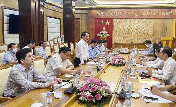 Bộ trưởng, Chủ nhiệm UBDT Hầu A Lềnh phát biểu tại buổi làm việc với Tỉnh ủy, UBND tỉnh Bắc Giang.