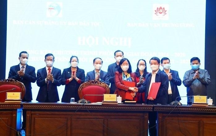 Ban cán sự đảng Ủy ban Dân tộc và Ban Dân vận Trung ương ký kết Chương trình phối hợp công tác