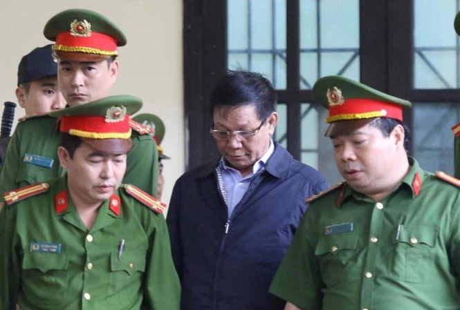 Ông Phan Văn Vĩnh tại phiên toà xét xử vụ đường dây đánh bạc nghìn tỷ