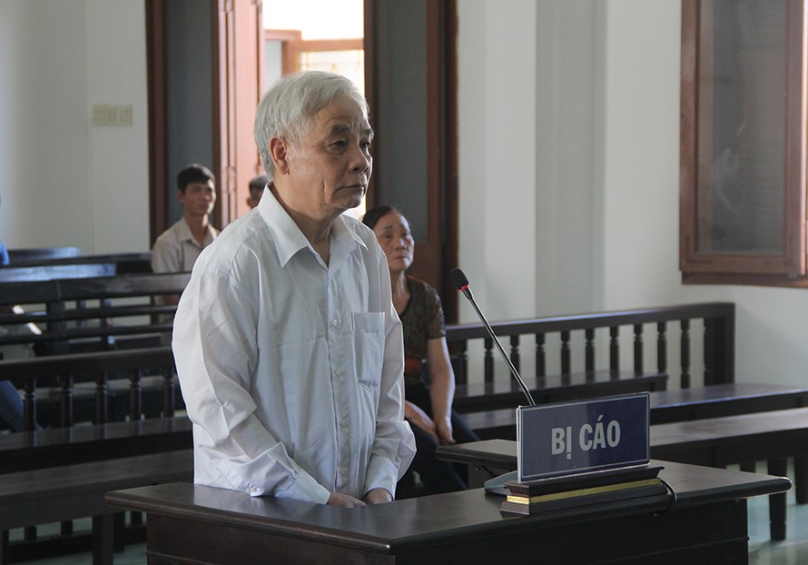 Nguyên Chánh án TAND tỉnh Phú Yên Lê Văn Phước được giảm 3 năm tù - ảnh Văn Tài