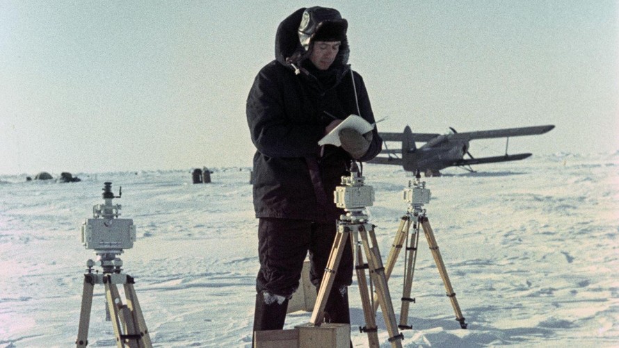 Nhà thám hiểm vùng cực của Liên Xô tại trạm băng NP-8. Ảnh: Sputnik 