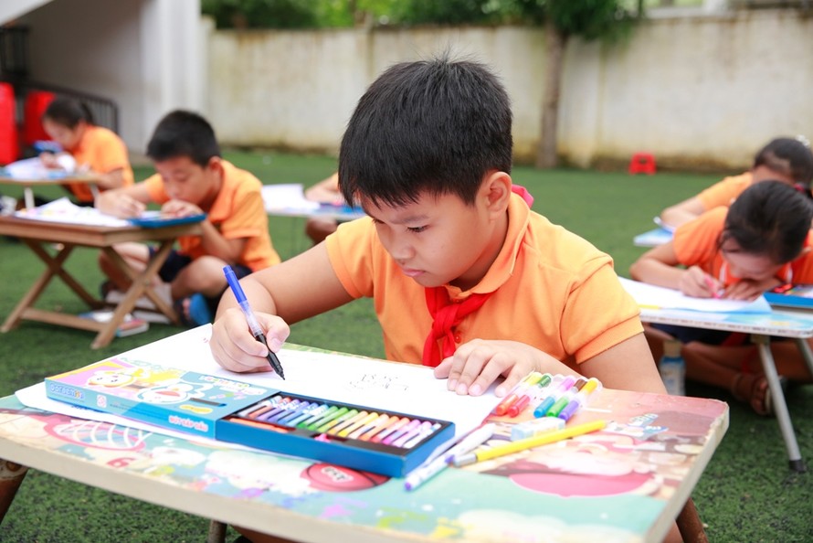 Chương trình Ngày hội sắc màu năm 2019 với chủ đề cuộc thi vẽ tranh “Vì một Việt Nam xanh” đã nhận được hơn 1,1 triệu bài dự thi.