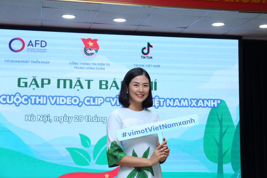 Hoa hậu Ngọc Hân tại Lễ phát động cuộc thi "Vì một Việt Nam xanh"