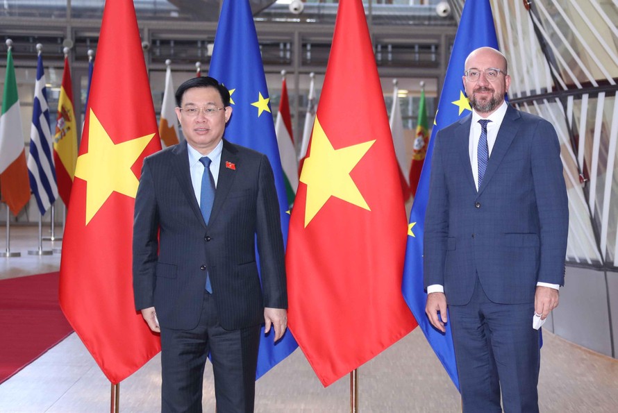 Chủ tịch Quốc hội Vương Đình Huệ hội kiến với Chủ tịch Hội đồng châu Âu Charles Michel