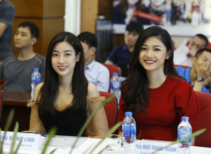 Hoa hậu Mỹ Linh, Á hậu Thanh Tú rạng rỡ tại họp báo Việt dã toàn quốc