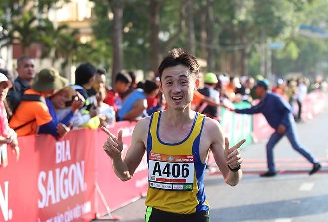 VĐV Bùi Thế Anh trên đường chạy Việt dã Tiền Phong năm 2018