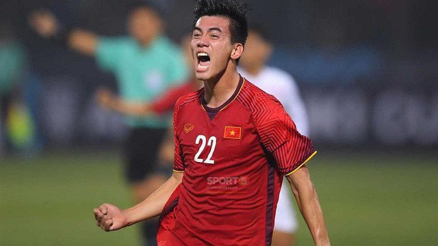Chi tiết 11 cầu thủ tuyển Việt Nam đọ sức với UAE