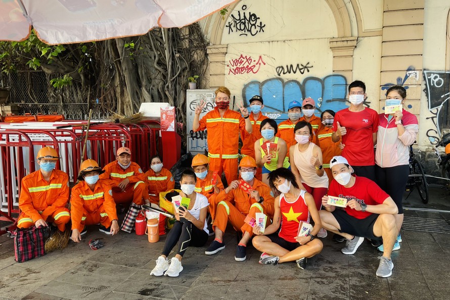Nghĩa cử cao đẹp của các runner ngày chạy khai Xuân