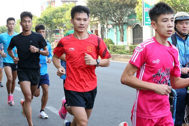Đỗ Quốc Luật hướng tới HCV thứ 7 nội dung 10km tuyển tại Tiền Phong Marathon