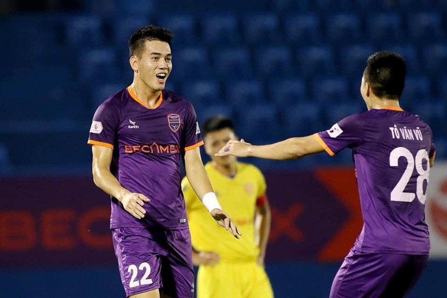 Tiến Linh 'sốc' khi HLV Phan Thanh Hùng bất ngờ chia tay Bình Dương 