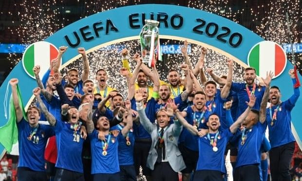 Italia lên ngôi vô địch sau 53 năm chờ đợi