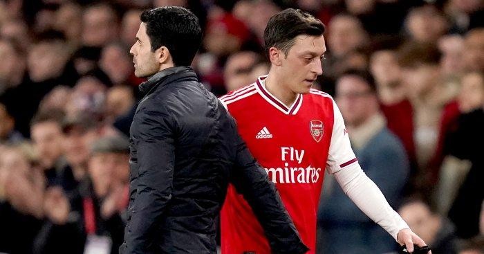 Arsenal 'đội sổ', cựu sao Mesut Ozil mỉa mai HLV Arteta