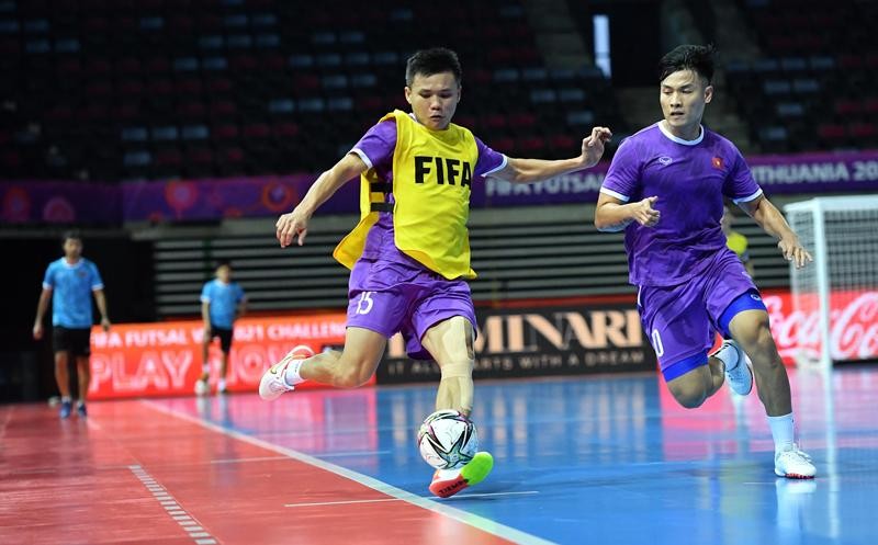 Đội tuyển Futsal Việt Nam sẵn sàng cho trận gặp Brazil.