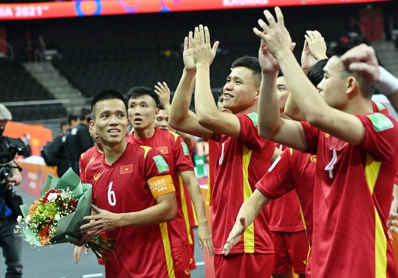 ĐT futsal Việt Nam lần thứ hai liên tiếp vào vòng 1/8 VCK futsal World Cup. 