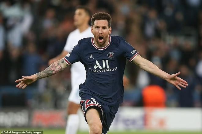 Messi ăn mừng bàn thắng đầu tiên trong màu áo PSG.