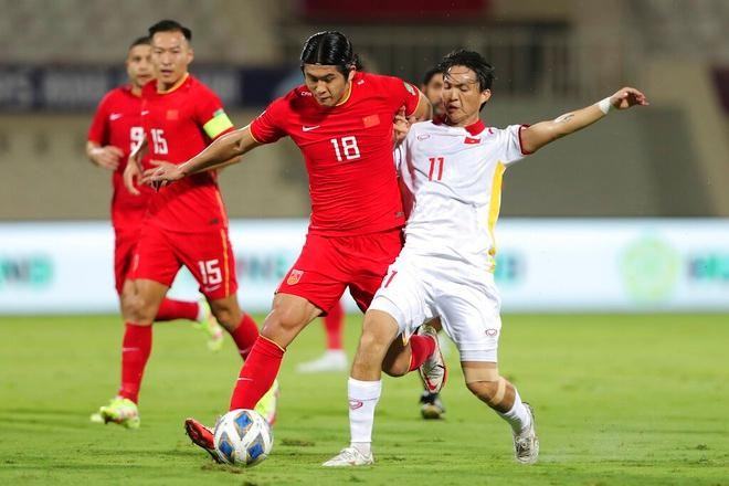 Tuấn Anh tái phát chấn thương trận gặp Trung Quốc