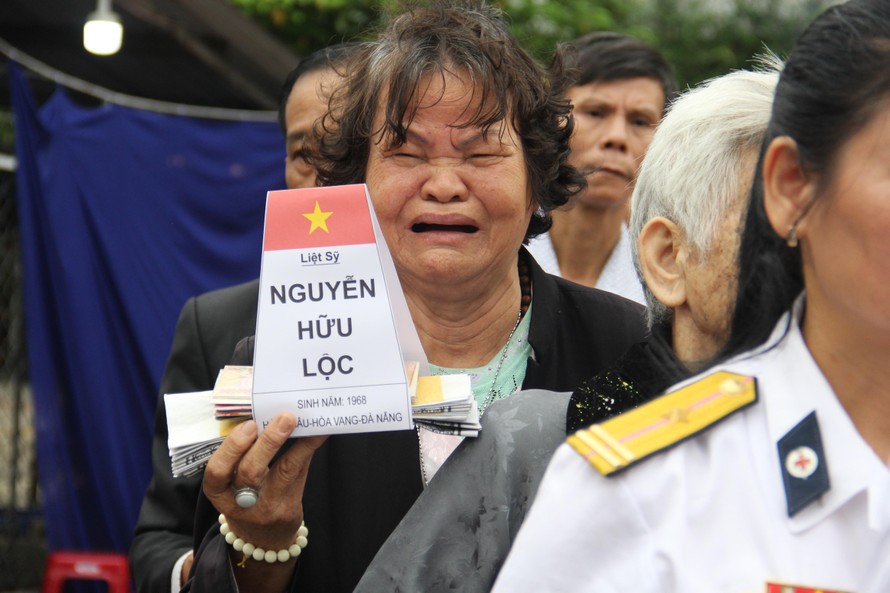 Tưởng niệm liệt sĩ Gạc Ma: 31 năm rồi, thương quá con ơi!