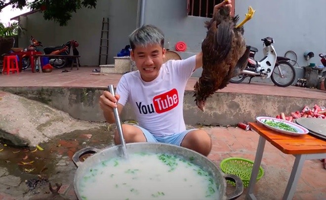 ENG SUB Bí Quyết nấu CHÁO GÀ và GỎI GÀ xé phay ĐẶC BIỆT của Cô Ba   Chicken Congee Rice Porridge  YouTube