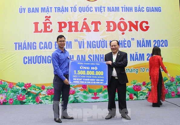 Tỉnh Đoàn Bắc Giang ủng hộ người nghèo 1,5 tỷ đồng tại buổi phát động 