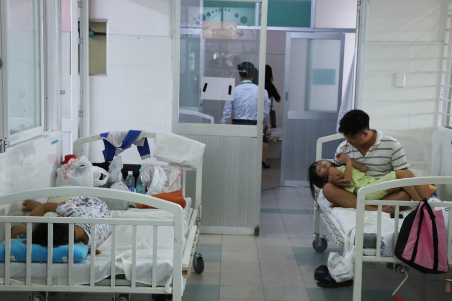 Các em học sinh đang được điều trị tại Bệnh viện quận 2.