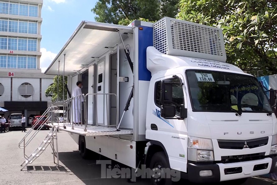 Ngày 7/9, TS.BS Võ Thành Toàn, Phó giám đốc Bệnh viện Thống Nhất cho biết, trước những diễn biến phức tạp của dịch COVID-19 trên địa bàn TPHCM, Bệnh viện Thống Nhất vừa điều trị bệnh nhân COVID-19 vừa thăm khám điều trị bệnh nhân thông thường.