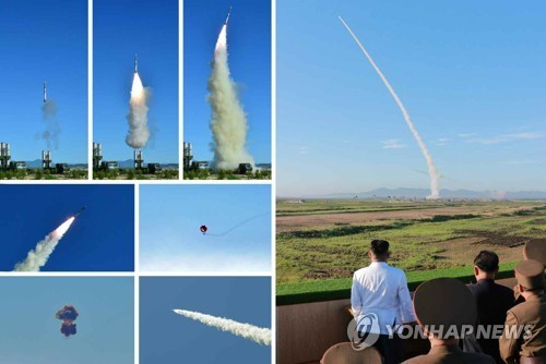 Chủ tịch Kim Jong-un theo dõi quá trình thử nghiệm hệ thống vũ khí chống máy bay mới. Ảnh được hãng thông tấn KCNA công bố hôm nay, 28/5.