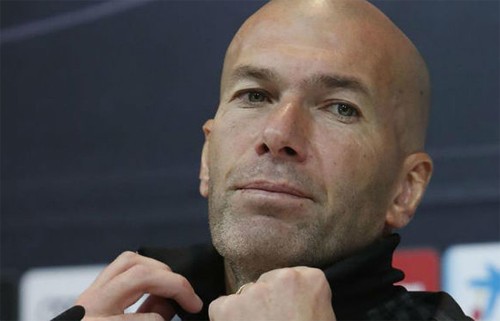 HLV Zinedine Zidane cần có phương án cân bằng giữa các tuyến. Ảnh: Reuters