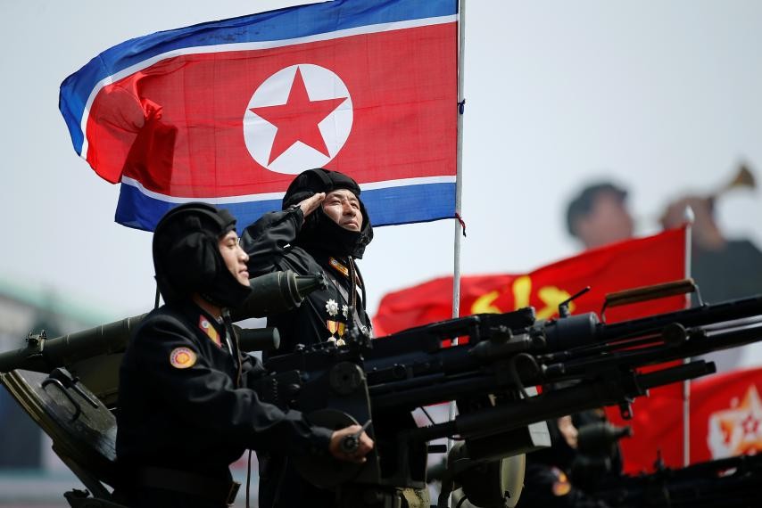 Binh sĩ Triều Tiên tham gia diễu binh tại Bình Nhưỡng ngày 15/4/2017. Ảnh: Reuters