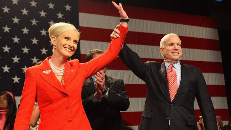 Thượng nghị sĩ John McCain và phu nhân. Ảnh: Getty