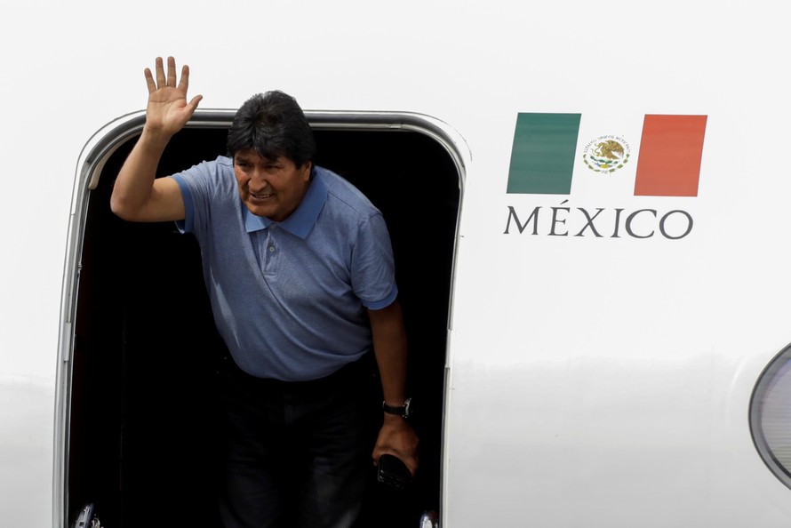 Cựu Tổng thống Bolivia Evo Morales đến Mexico tị nạn. Ảnh: Reuters