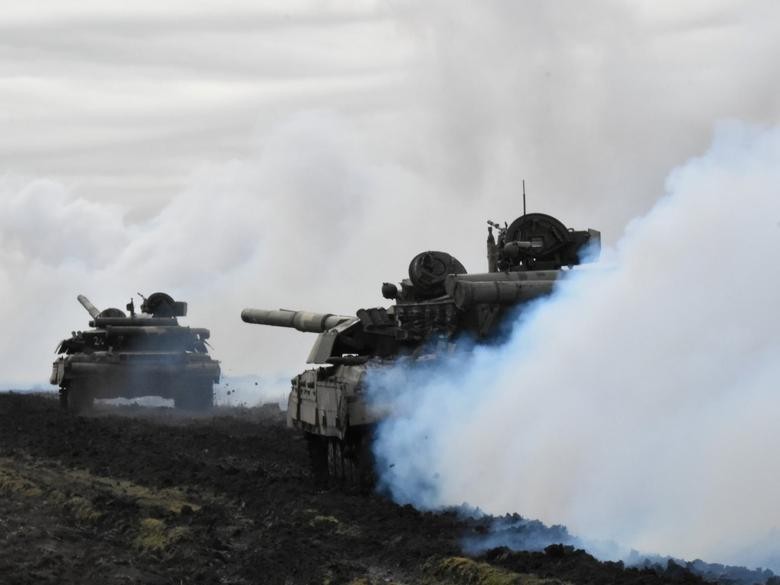 Hình ảnh từ cuộc tập trận ngày 14/4 của Ukraine gần biên giới với bán đảo Crimea thuộc Nga. Ảnh: Reuters