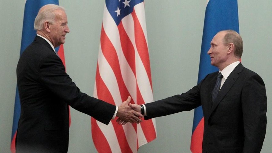 Ông Joe Biden (trái) và ông Vladimir Putin (phải). Ảnh: Reuters