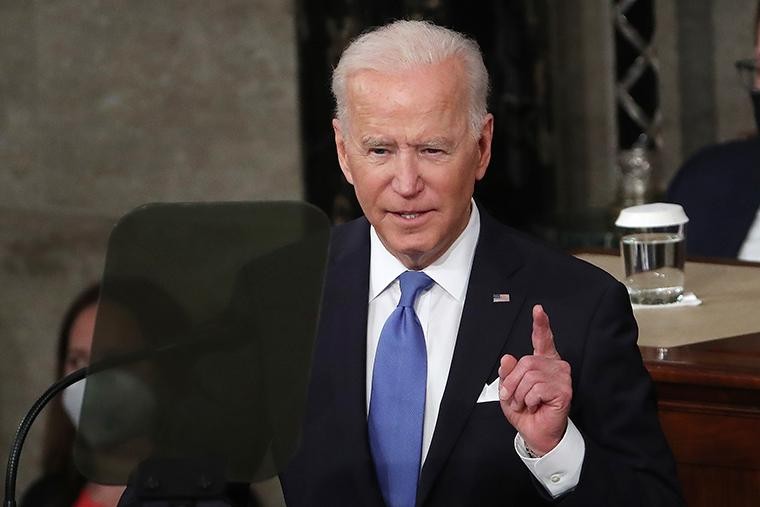 Tổng thống Joe Biden trong bài phát biểu đầu tiên trước Quốc hội ngày 28/4. Ảnh: AP