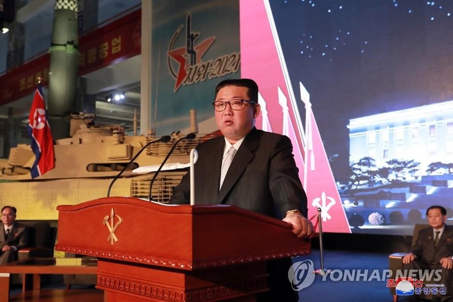 Chủ tịch Triều Tiên Kim Jong-un phát biểu tại triển lãm ngày 11/10. Ảnh: Yonhap