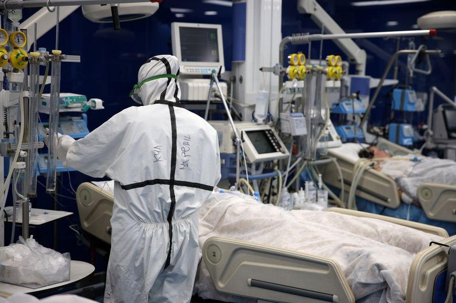 Phòng chăm sóc đặc biệt bệnh nhân COVID-19 tại một bệnh viện ở Bulgaria. Ảnh: Reuters