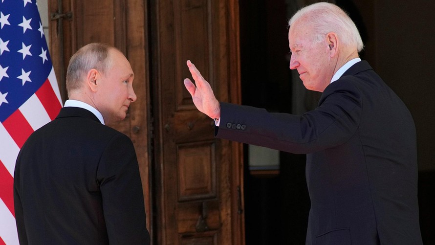 Tổng thống Nga Vladimir Putin và Tổng thống Mỹ Joe Biden. Ảnh: AP
