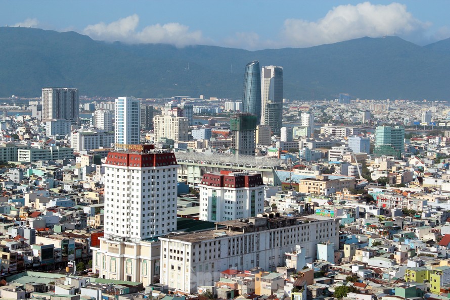 Trong 6 tháng đầu năm 2020, tổng sản phẩm trên địa bàn (GRDP) của Đà Nẵng ước tính sụt giảm ở mức 3,61% so với cùng kỳ năm trước và là địa phương duy nhất trong khối 5 TP trực thuộc TƯ có mức tăng trưởng âm. Ảnh: Giang Thanh