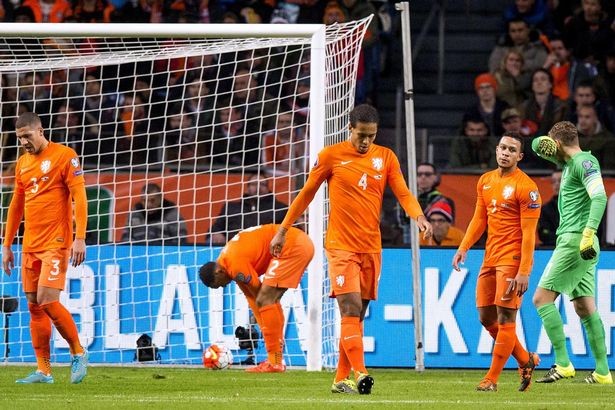 ĐT Hà Lan phải làm khán giả tại VCK Euro 2016.