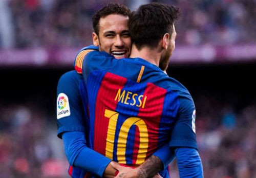 Barcelona lập kỷ lục 100 bàn thắng trong mùa giải 2016/17.