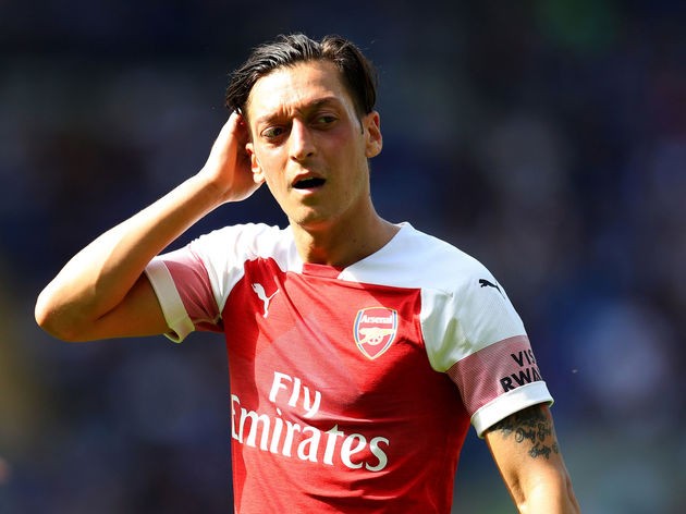 Mesut Ozil thất vọng với vai trò ngày càng đi xuống tại Arsenal.