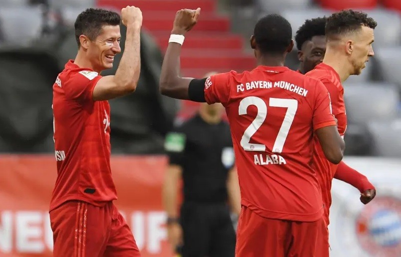 Bayern Munich có chiến thắng tưng bừng trước Frankfurt.
