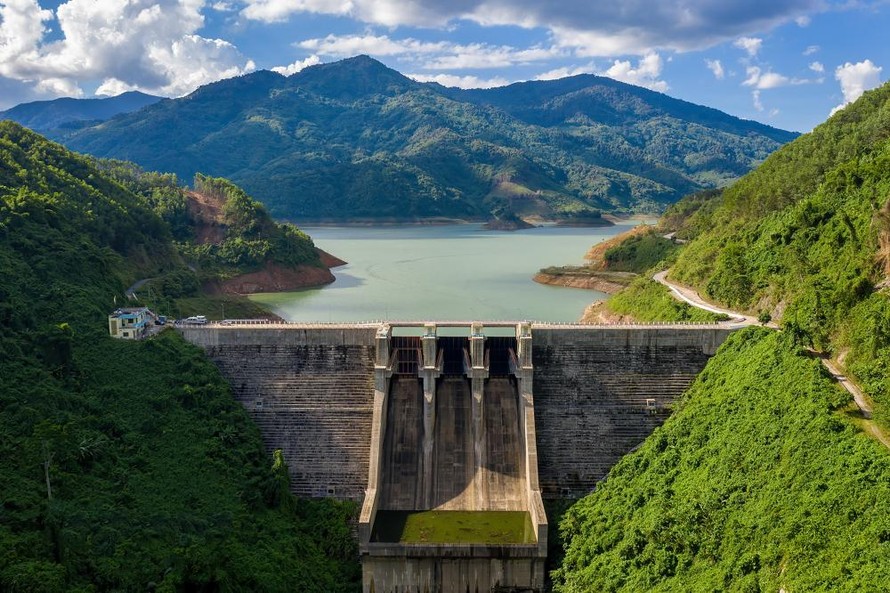 Nhà máy thủy điện A Vương, một trong số các nhà máy thủy ở thượng nguồn hệ thống sông Vu Gia - Thu Bồn. Ảnh: EVNGENCO 2 