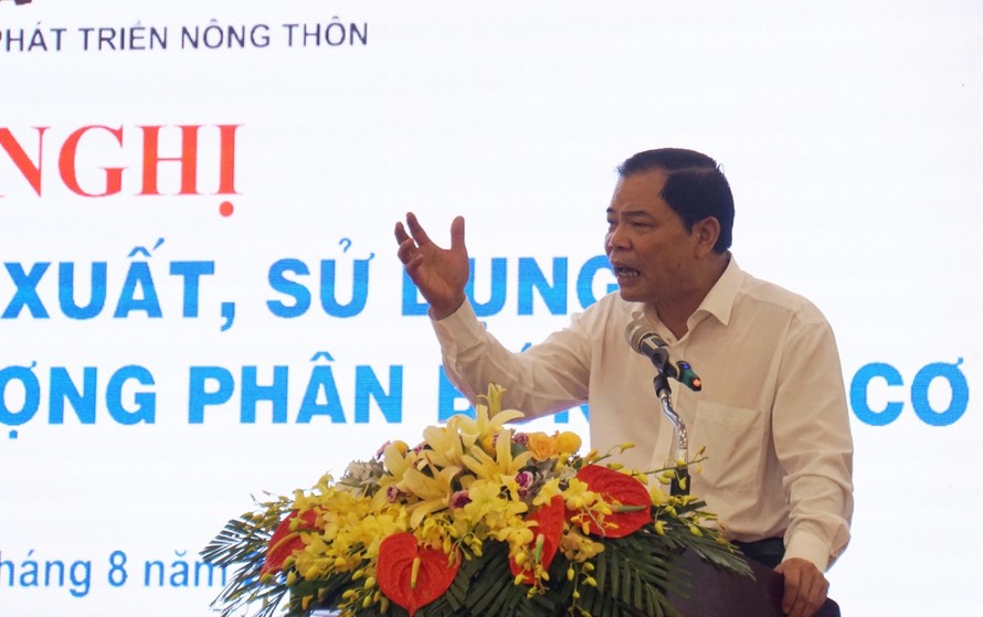 Bộ trưởng NN&PTNT Nguyễn Xuân Cường cho rằng ​Nền Nông nghiệp Việt Nam phải đi theo hướng hiện đại, thông minh, trong đó, nông nghiệp sạch, nông nghiệp hữu cơ là tất yếu là bắt buộc.