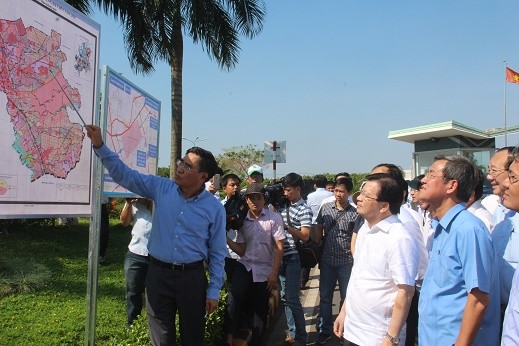 Phó Thủ tướng Trịnh Đình Dũng thị sát dự án tái định cư
