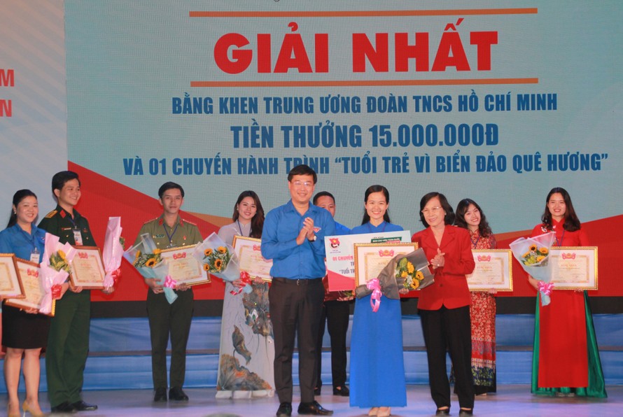 Cao Thị Hải Vân về nhất Hội thi Báo cáo viên giỏi toàn quốc năm 2019