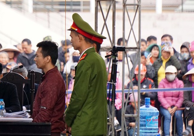 Vương Văn Hùng kêu oan trong phiên tòa sáng 27/12.
