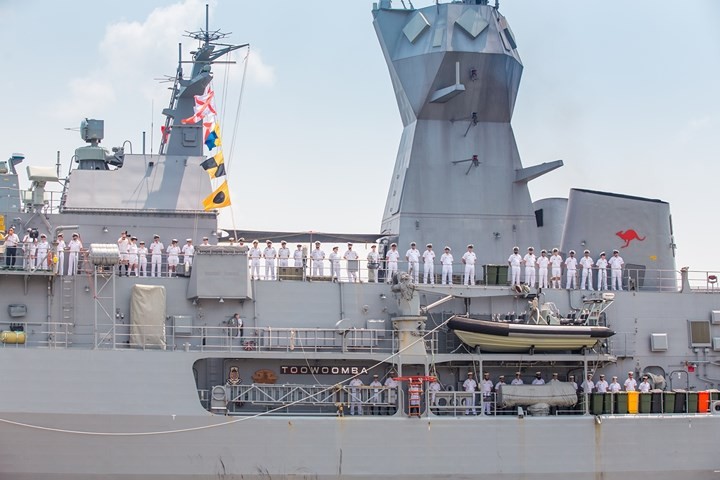 Ba tàu hải quân Australia thăm Việt Nam