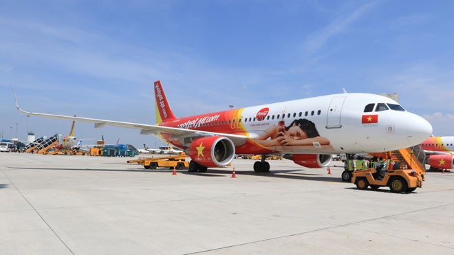 “Bay cùng cảm xúc - Uống cùng cảm xúc” với Vietjet & Coca-Cola