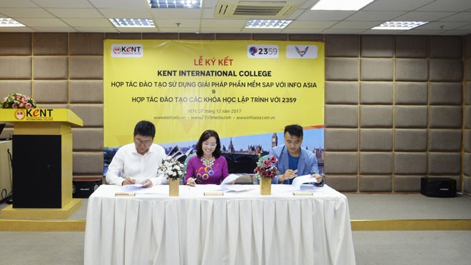 Lễ ký kết giữa Kent Việt Nam – Info Asia trong hợp tác đào tạo sử dụng giải pháp phần mềm SAP Và giữa Kent Việt Nam – 2359 Media Việt Nam trong hợp tác đào tạo các khóa học lập trình trên thiết bị di động. 